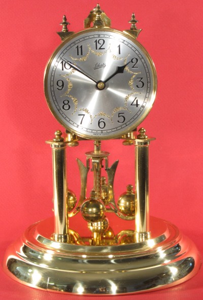 Schatz standard 400 day clock, dated 11 52 (November 1952) on the movement. Has engraved, silvered dial.