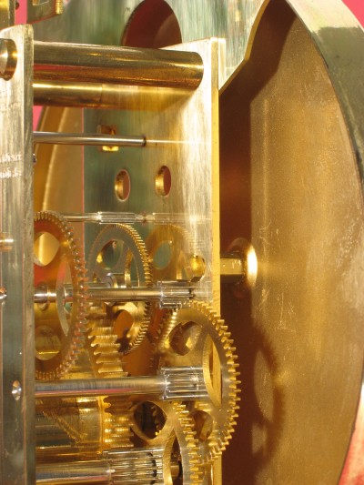 Later type of dial mounting (rotating fastener).